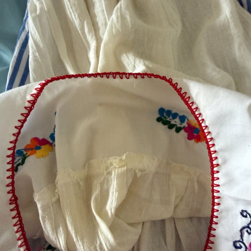 White puff sleeves feista top medium rainbow floral embroidery festival party - Picture 9 of 10